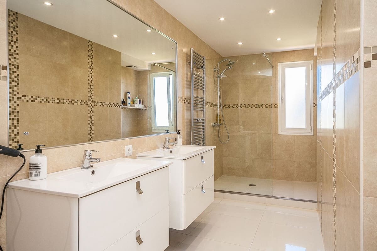 6 chambre Villa/Maison à vendre à Estepona avec piscine garage - 2 350 000 € (Ref: 9823370)