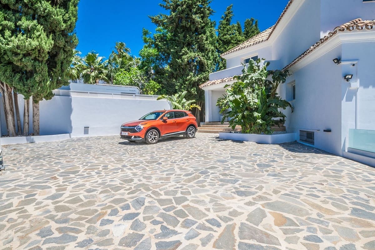 6 chambre Villa/Maison à vendre à Estepona avec piscine garage - 2 350 000 € (Ref: 9823370)