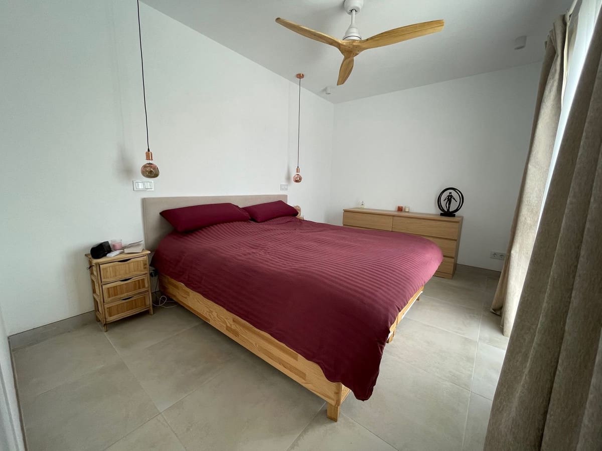 Chalet de 3 habitaciones en El Velerín en venta con piscina - 875.000 € (Ref: 9823371)