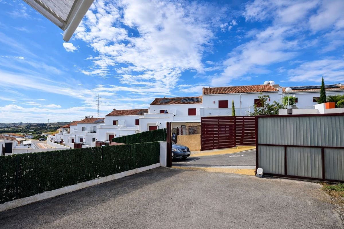 2 bedroom Semi-detached Villa for sale in Bahia de Casares with pool - € 479,000 (Ref: 9823372)