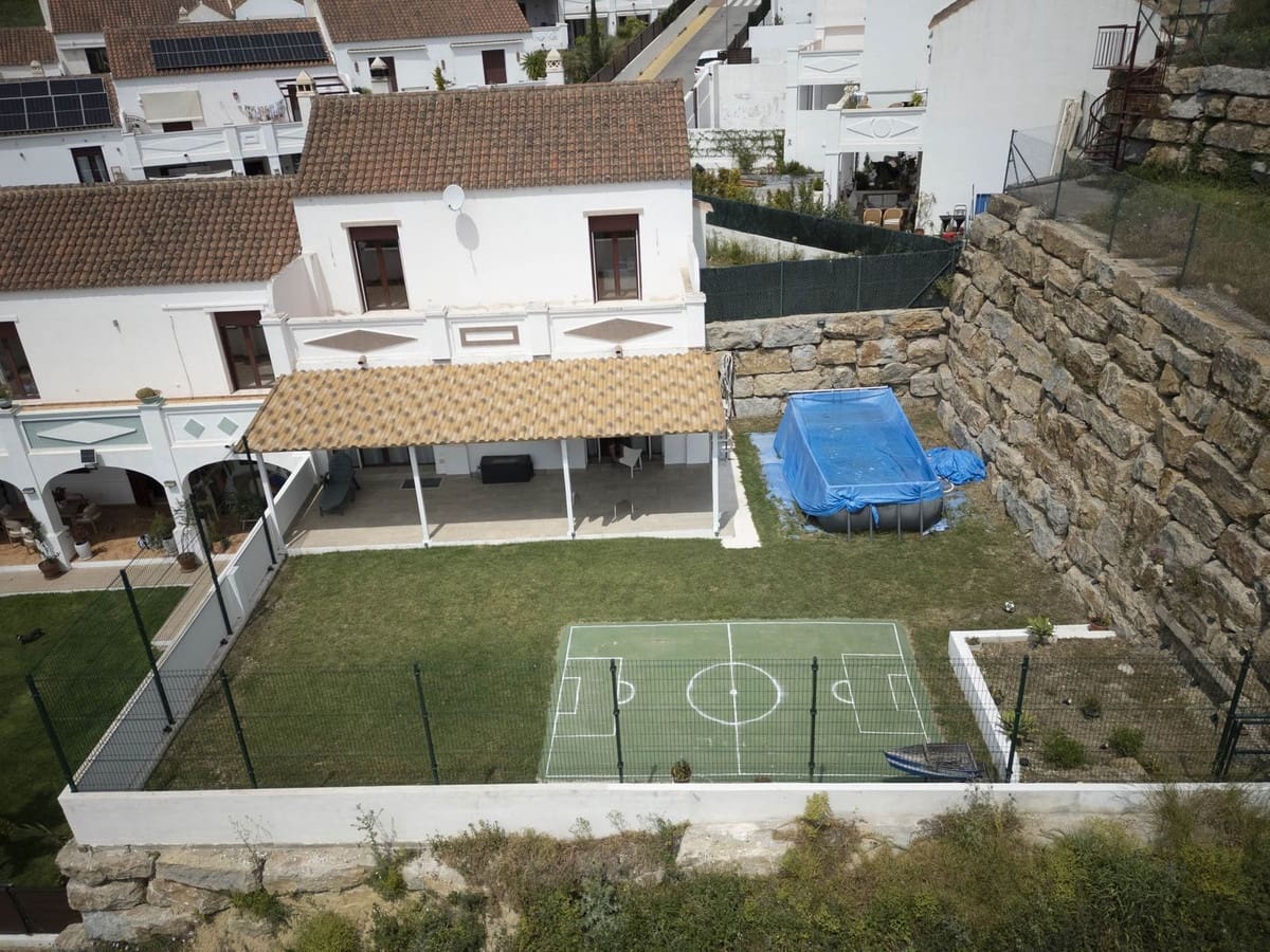 2 bedroom Semi-detached Villa for sale in Bahia de Casares with pool - € 479,000 (Ref: 9823372)