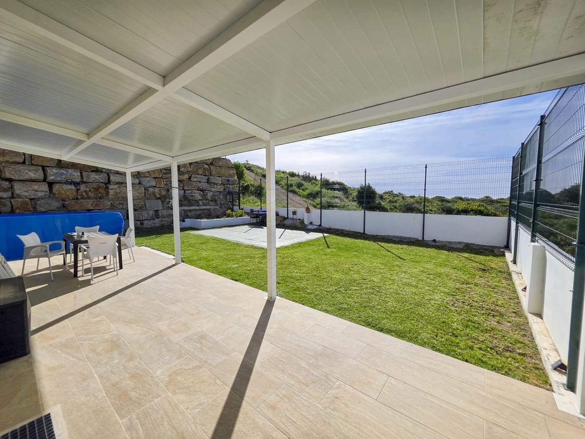 2 bedroom Semi-detached Villa for sale in Bahia de Casares with pool - € 479,000 (Ref: 9823372)