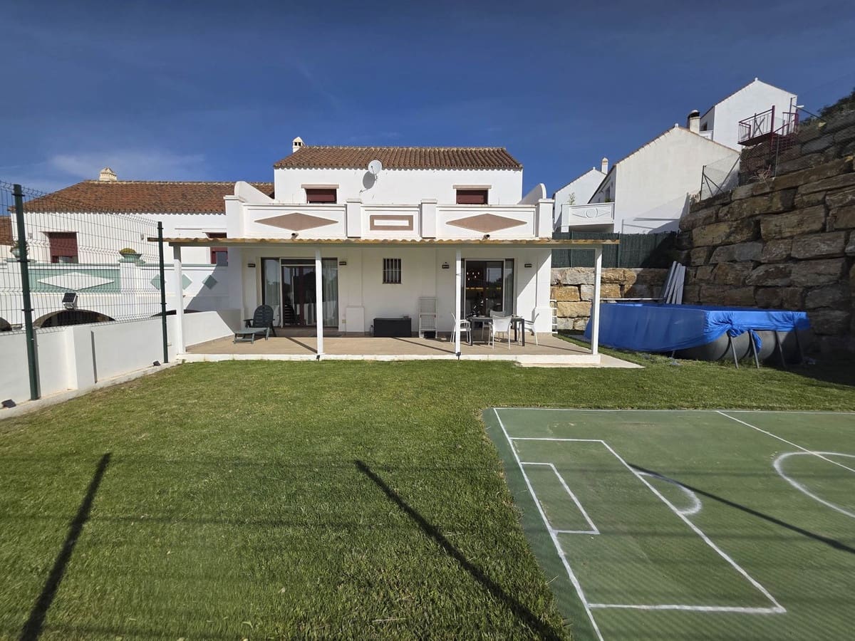 2 bedroom Semi-detached Villa for sale in Bahia de Casares with pool - € 479,000 (Ref: 9823372)