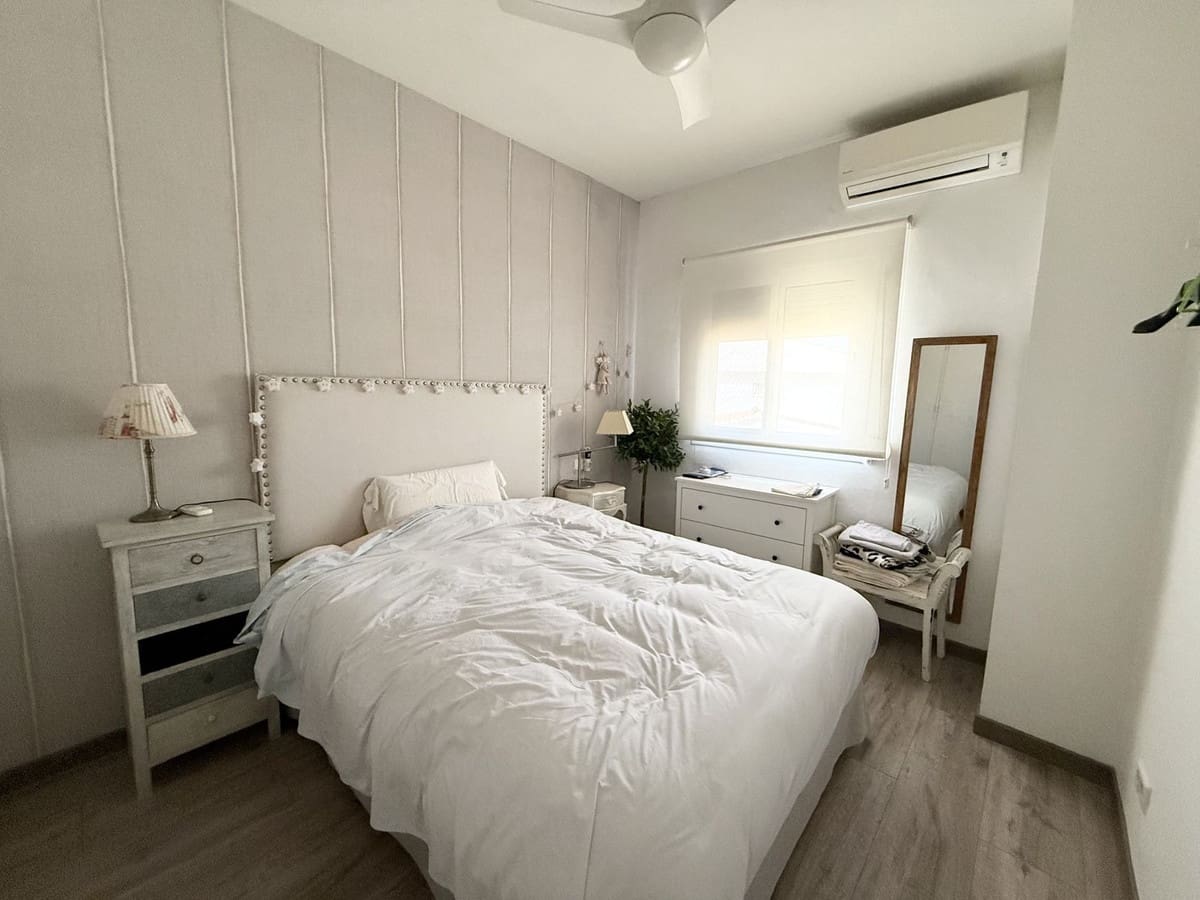 Chalet de 3 habitaciones en New Golden Mile en venta con piscina garaje - 795.000 € (Ref: 9823373)
