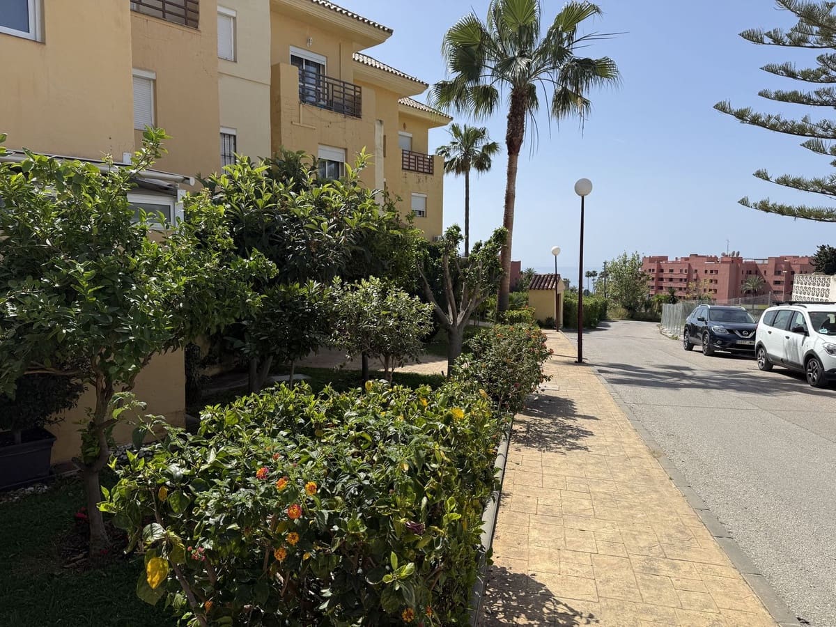 Chalet de 3 habitaciones en New Golden Mile en venta con piscina garaje - 795.000 € (Ref: 9823373)