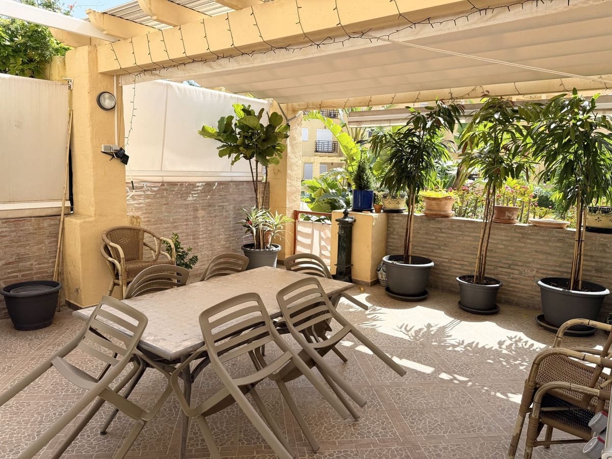 Chalet de 3 habitaciones en New Golden Mile en venta con piscina garaje - 795.000 € (Ref: 9823373)