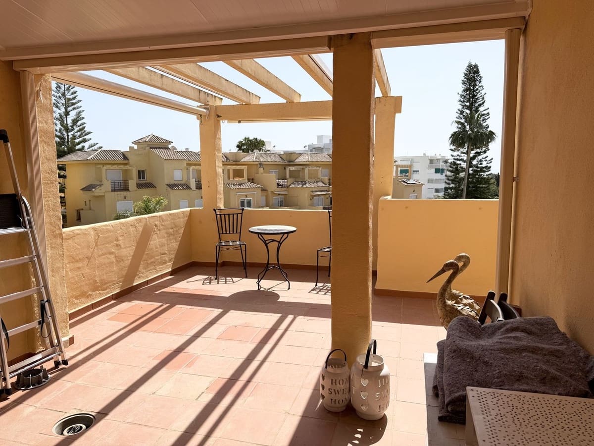 Chalet de 3 habitaciones en New Golden Mile en venta con piscina garaje - 795.000 € (Ref: 9823373)