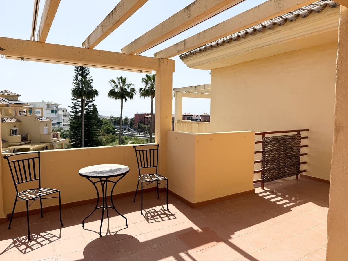 Chalet de 3 habitaciones en New Golden Mile en venta con piscina garaje - 795.000 € (Ref: 9823373)