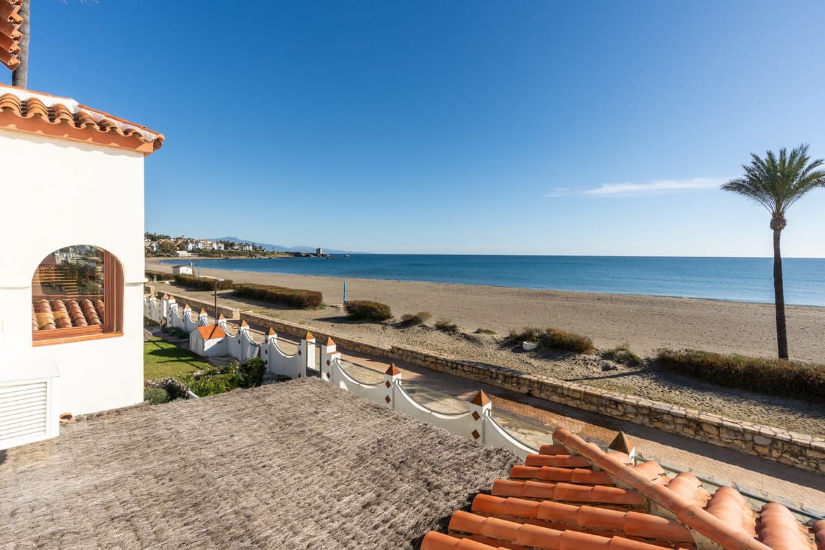3 quarto Casa em Banda para venda em Casares com piscina - 998 000 € (Ref: 9823375)