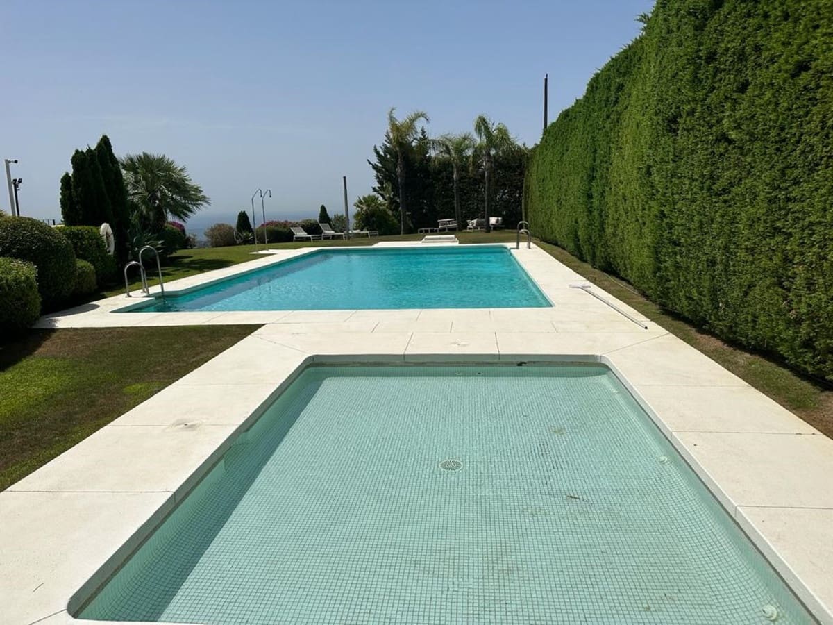 3 Zimmer Haus zu verkaufen in Benahavis mit Pool - 975.000 € (Ref: 9823377)