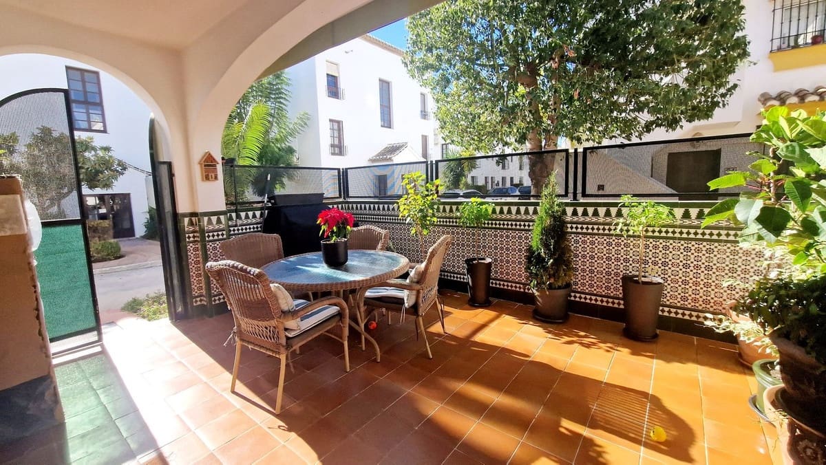 4 slaapkamer Halfvrijstaande villa te koop in Mijas Golf met zwembad - € 479.000 (Ref: 9823378)