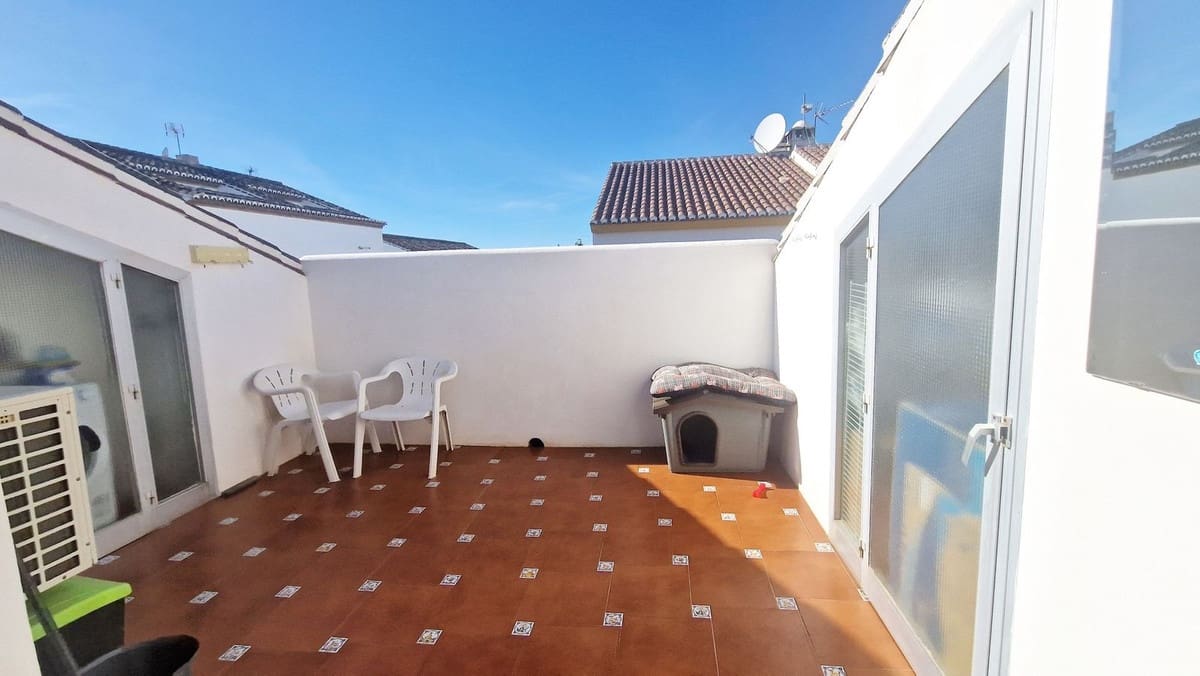 4 slaapkamer Halfvrijstaande villa te koop in Mijas Golf met zwembad - € 479.000 (Ref: 9823378)