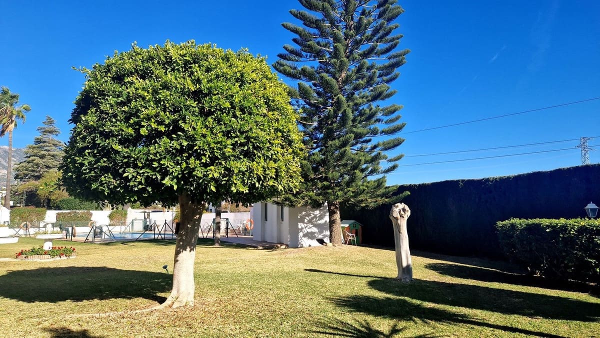 4 slaapkamer Halfvrijstaande villa te koop in Mijas Golf met zwembad - € 479.000 (Ref: 9823378)