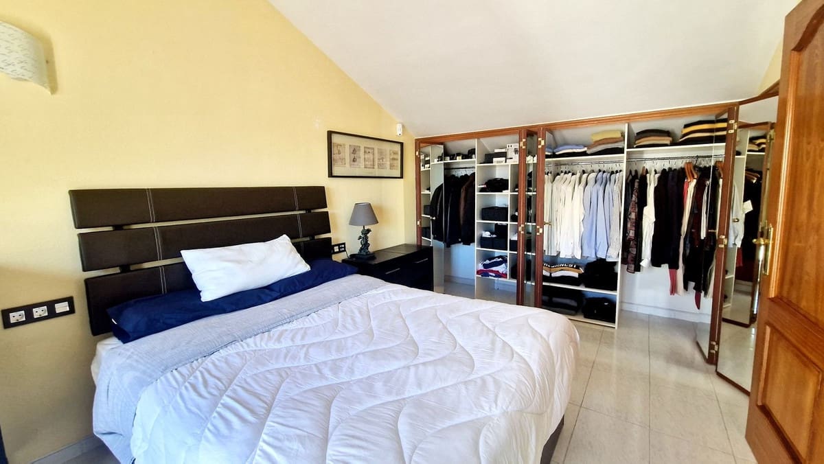 4 slaapkamer Halfvrijstaande villa te koop in Mijas Golf met zwembad - € 479.000 (Ref: 9823378)