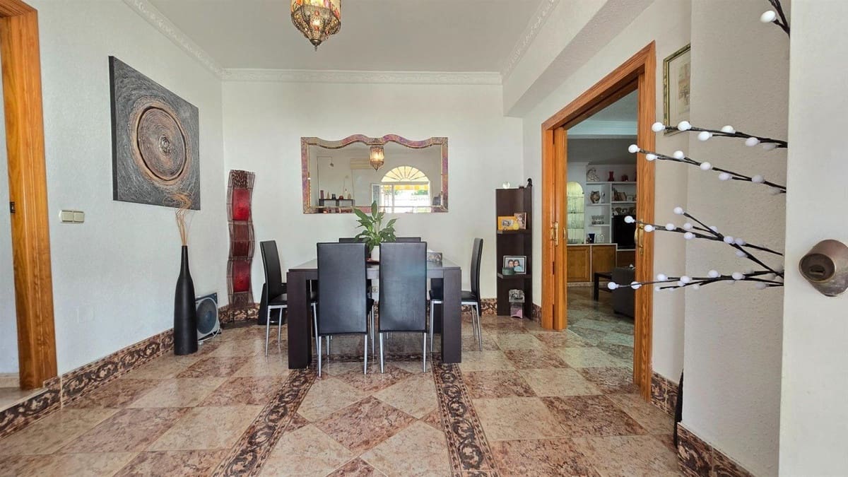 2 Zimmer Villa zu verkaufen in Arroyo de la Miel mit Pool - 550.000 € (Ref: 9823379)