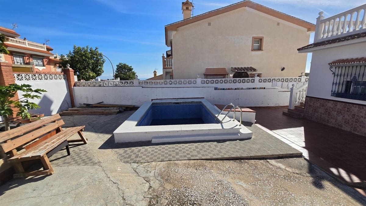 2 Zimmer Villa zu verkaufen in Arroyo de la Miel mit Pool - 550.000 € (Ref: 9823379)