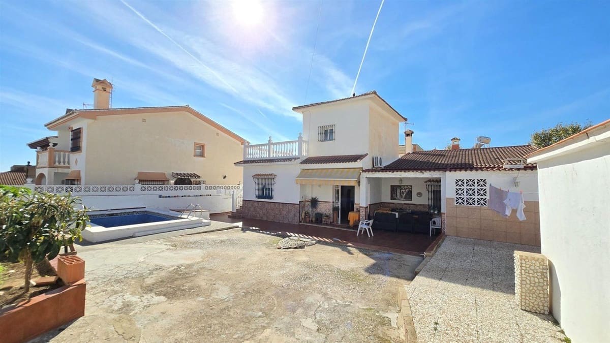 2 Zimmer Villa zu verkaufen in Arroyo de la Miel mit Pool - 550.000 € (Ref: 9823379)