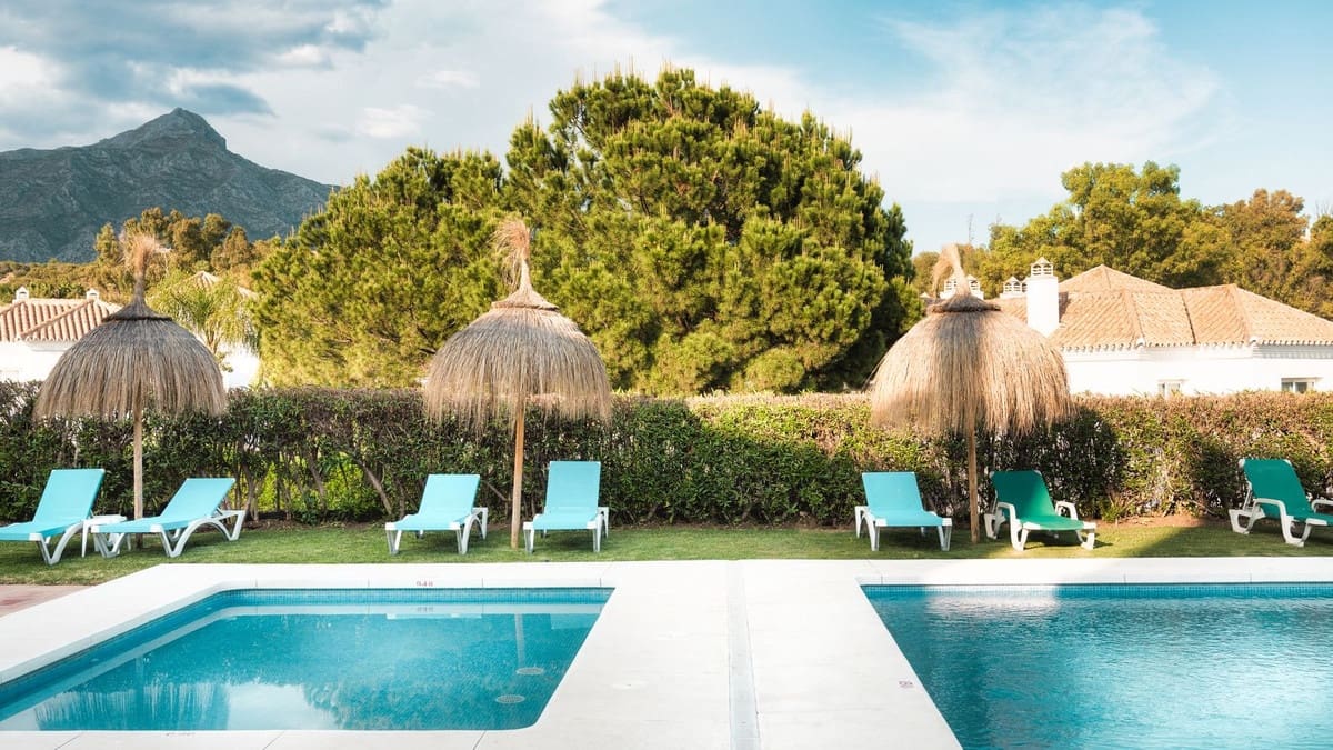 Casa de 2 habitaciones en Nueva Andalucia en venta con piscina - 460.000 € (Ref: 9823384)