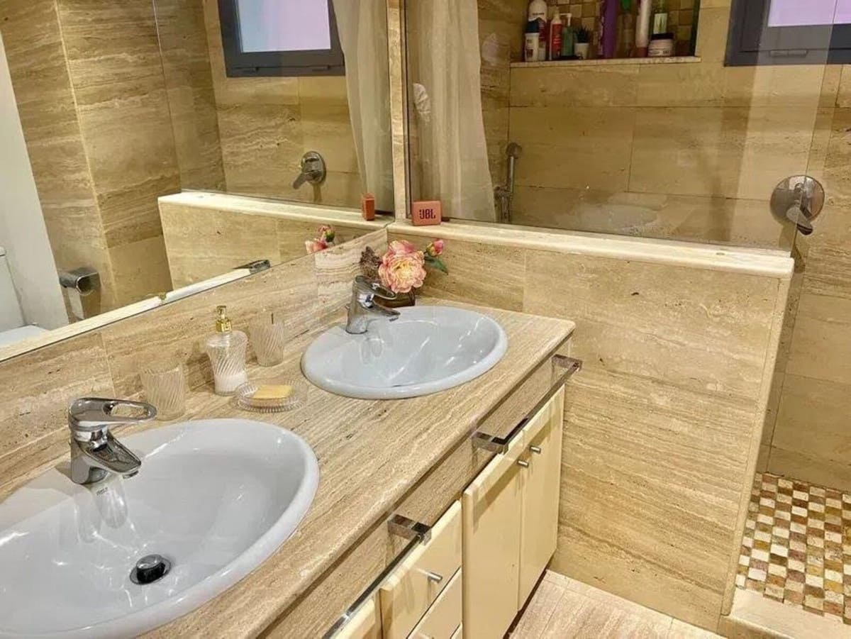 5 quarto Casa em Banda para venda em Nueva Andalucia com piscina - 918 000 € (Ref: 9823385)