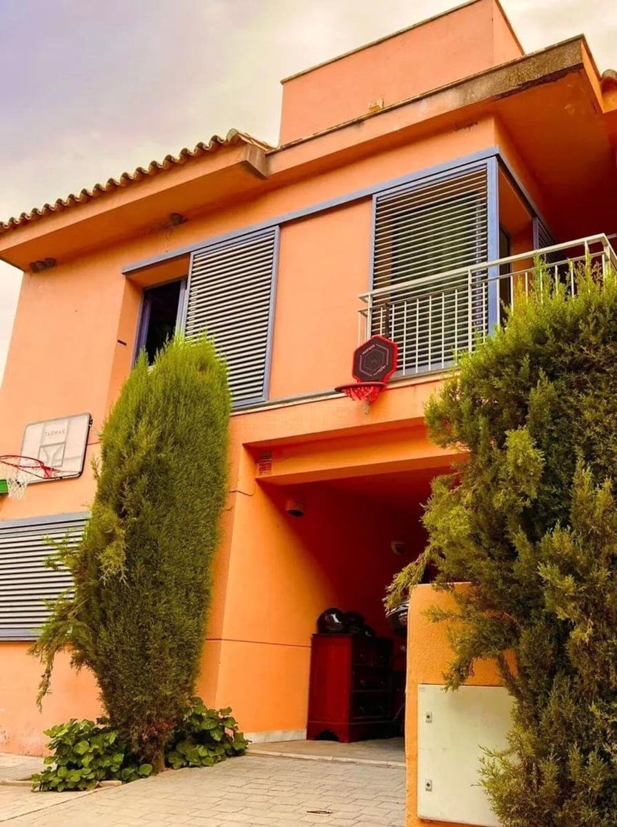 5 quarto Casa em Banda para venda em Nueva Andalucia com piscina - 918 000 € (Ref: 9823385)