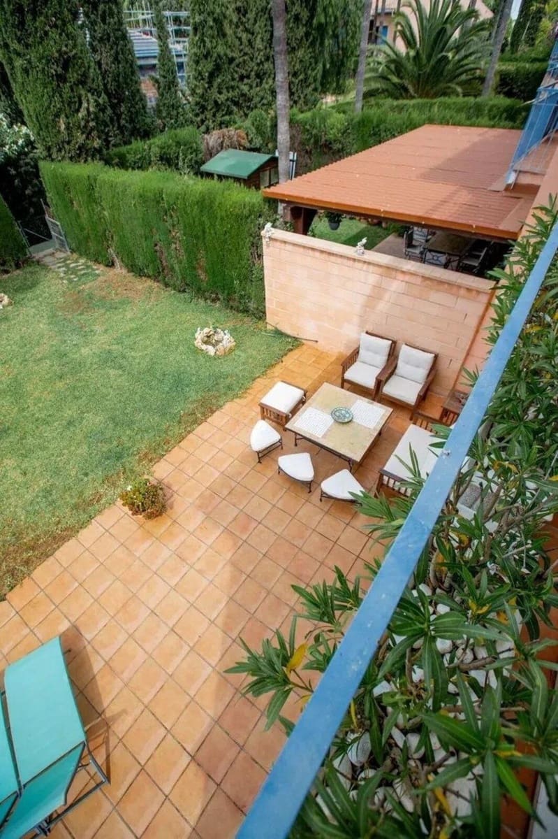 5 quarto Casa em Banda para venda em Nueva Andalucia com piscina - 918 000 € (Ref: 9823385)