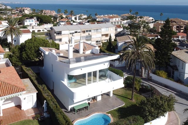 Chalet de 3 habitaciones en El Faro, Mijas en venta con piscina garaje - 995.000 € (Ref: 9823386)