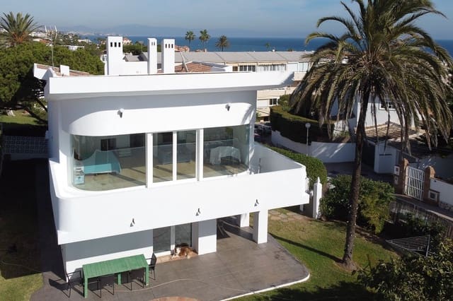 Chalet de 3 habitaciones en El Faro, Mijas en venta con piscina garaje - 995.000 € (Ref: 9823386)