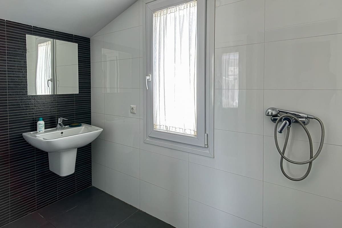 Chalet de 3 habitaciones en El Faro en venta con piscina garaje - 995.000 € (Ref: 9823386)