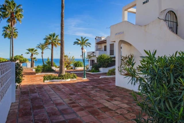 3 soveværelse Semi-Rækkehus til salg i La Duquesa / Puerto de la Duquesa, Manilva - € 399.000 (Ref: 9823390)
