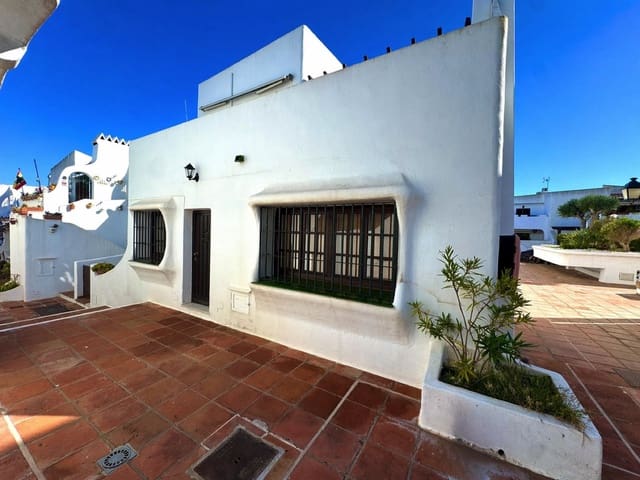 3 soveværelse Semi-Rækkehus til salg i La Duquesa / Puerto de la Duquesa, Manilva - € 399.000 (Ref: 9823390)