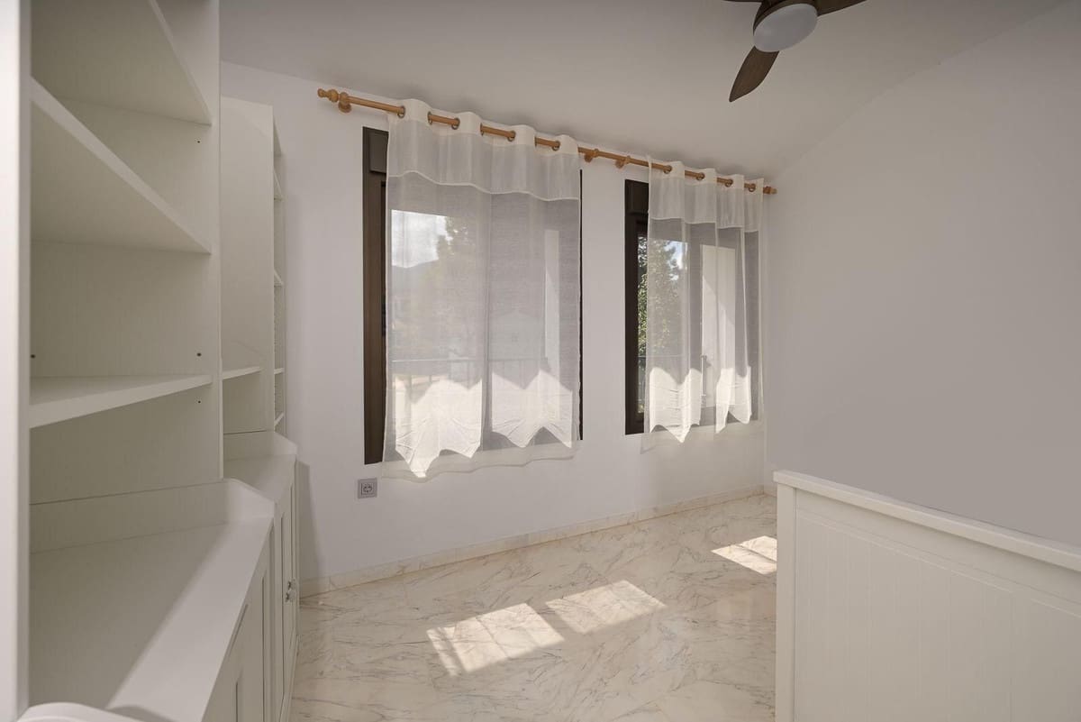 3 quarto Moradia Geminada para venda em Alhaurin el Grande com piscina - 419 000 € (Ref: 9823391)