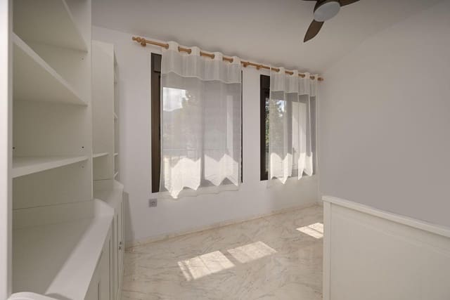 3 quarto Moradia Geminada para venda em Alhaurín el Grande com piscina - 419 000 € (Ref: 9823391)