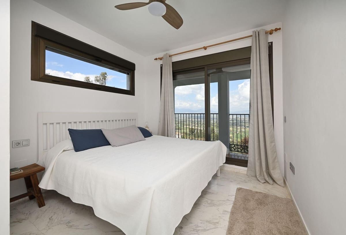 3 quarto Moradia Geminada para venda em Alhaurin el Grande com piscina - 419 000 € (Ref: 9823391)