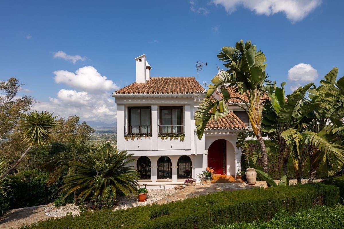 3 quarto Moradia Geminada para venda em Alhaurin el Grande com piscina - 419 000 € (Ref: 9823391)