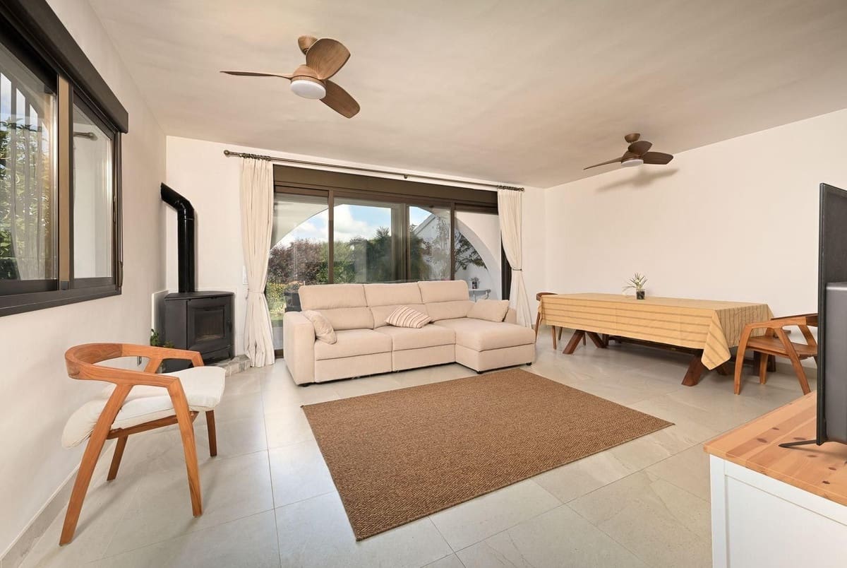 3 quarto Moradia Geminada para venda em Alhaurin el Grande com piscina - 419 000 € (Ref: 9823391)