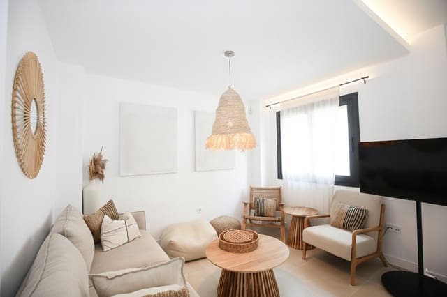 3 Zimmer Haus zu verkaufen in Centro, Estepona mit Pool - 549.000 € (Ref: 9823392)