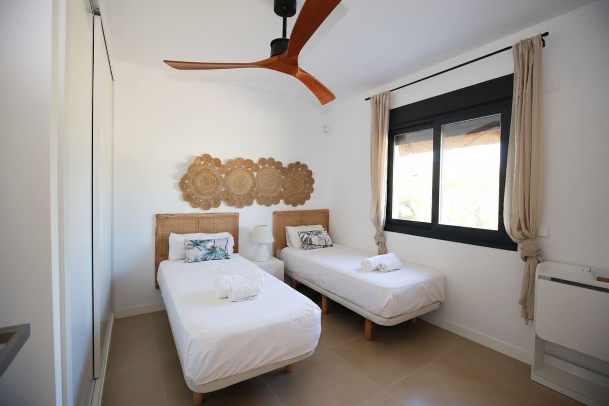 3 Zimmer Haus zu verkaufen in Estepona mit Pool - 549.000 € (Ref: 9823392)