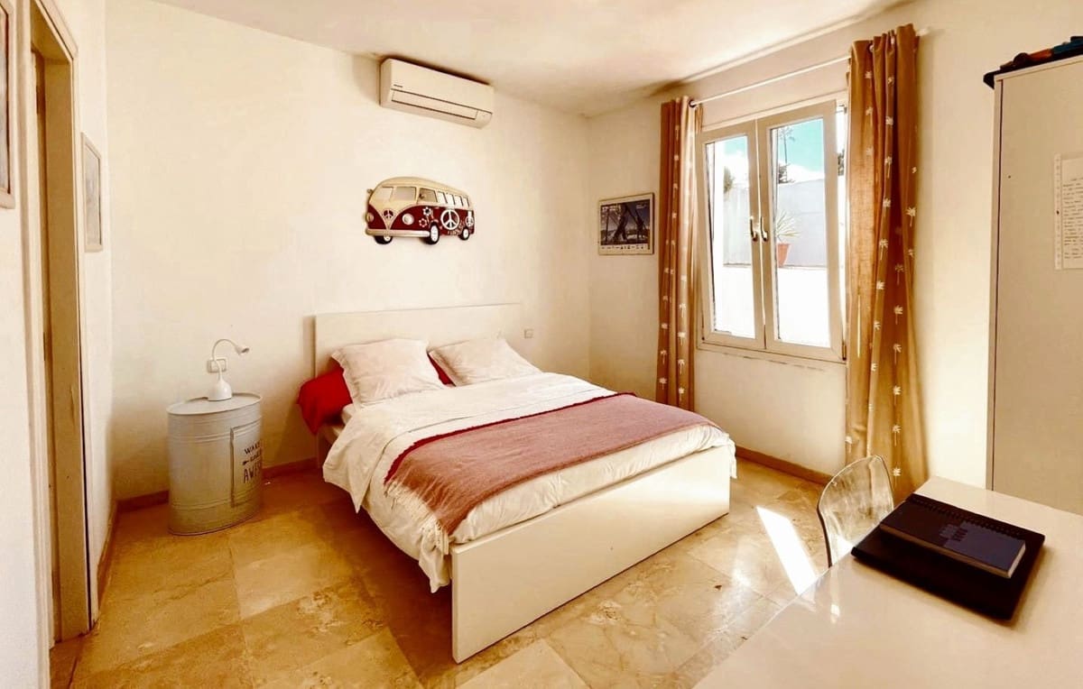 4 sypialnia Willa na sprzedaż w La Duquesa / Puerto de la Duquesa z basenem - 775 000 € (Ref: 9823393)