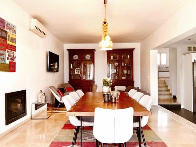 4 soverom Villa til salgs i La Duquesa / Puerto de la Duquesa, Manilva med svømmebasseng - € 775 000 (Ref: 9823393)