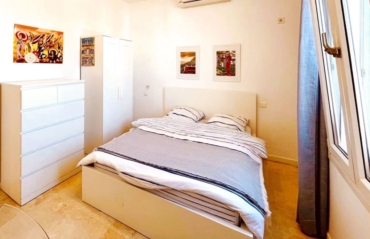4 sypialnia Willa na sprzedaż w La Duquesa / Puerto de la Duquesa z basenem - 775 000 € (Ref: 9823393)