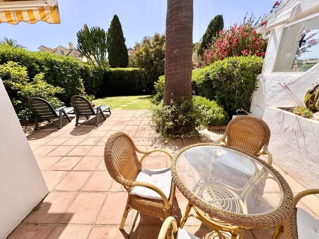 2 makuuhuone Paritalo myytävänä paikassa La Dama de Noche - La Alzambra, Marbella mukana uima-altaan 
autotalli - 775 000 € (Ref: 9823394)