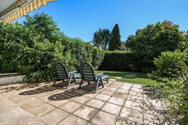2 chambre Villa/Maison Semi-Mitoyenne à vendre à La Dama de Noche - La Alzambra, Marbella avec piscine garage - 775 000 € (Ref: 9823394)