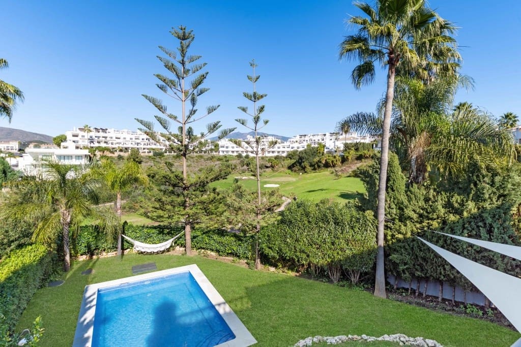 4 soverom Villa til salgs i Estepona med svømmebasseng garasje - € 1 199 000 (Ref: 9823396)