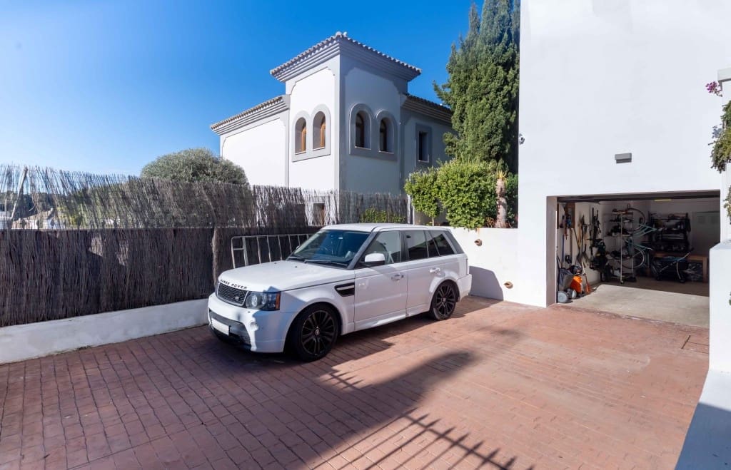 4 soverom Villa til salgs i Estepona med svømmebasseng garasje - € 1 199 000 (Ref: 9823396)