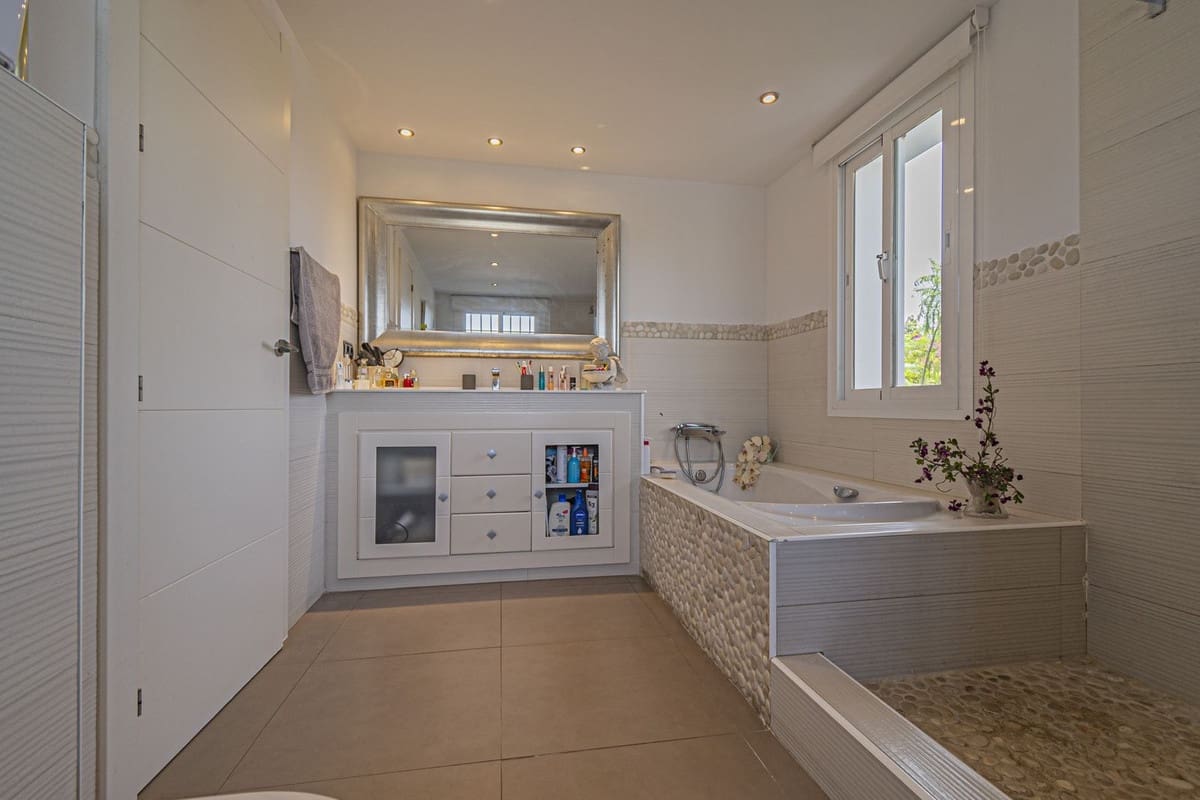 5 camera da letto Villa in vendita in San Pedro de Alcantara con piscina - 1.950.000 € (Rif: 9823399)