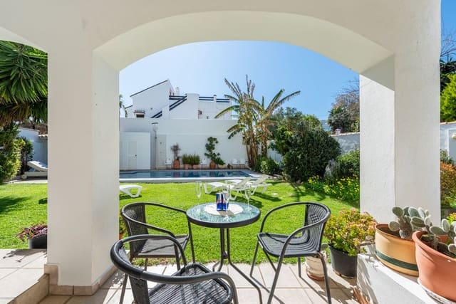 4 camera da letto Villa in vendita in San Pedro de Alcántara Pueblo, Marbella con piscina - 1.950.000 € (Rif: 9823400)