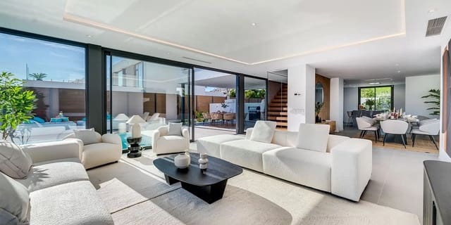 5 sypialnia Willa na sprzedaż w El Paraiso, Estepona z basenem - 1 795 000 € (Ref: 9823401)