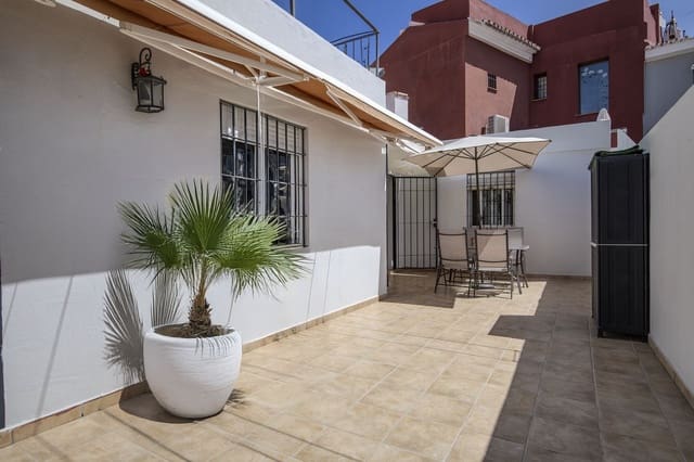 4 bedroom Villa for sale in Centro ciudad, Fuengirola - € 555,000 (Ref: 9823403)