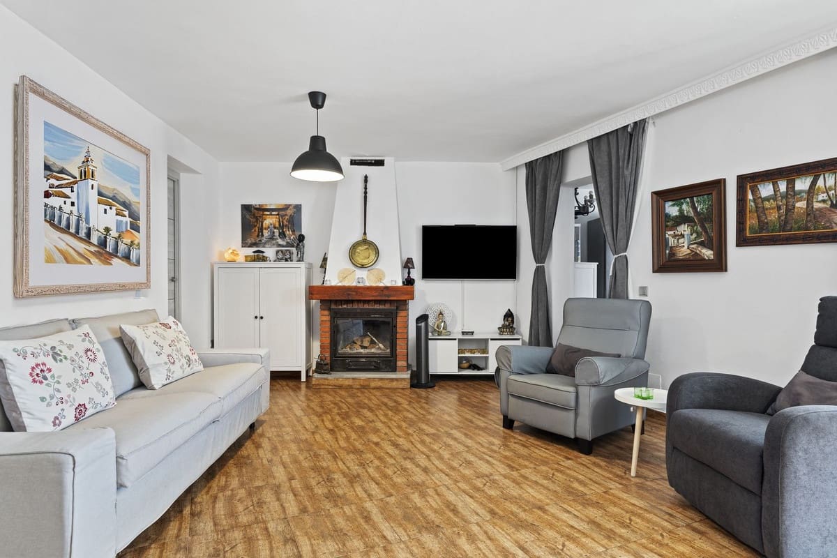 4 sypialnia Willa na sprzedaż w Fuengirola - 555 000 € (Ref: 9823403)