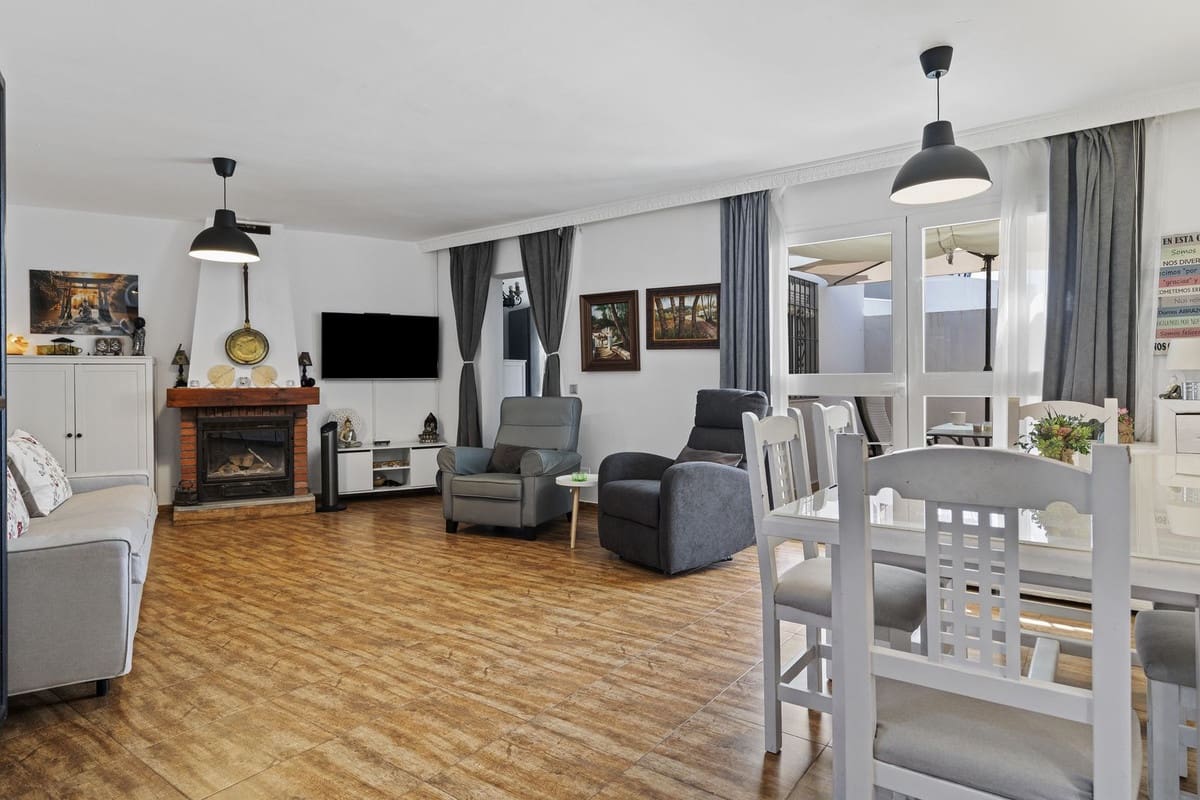 4 sypialnia Willa na sprzedaż w Fuengirola - 555 000 € (Ref: 9823403)